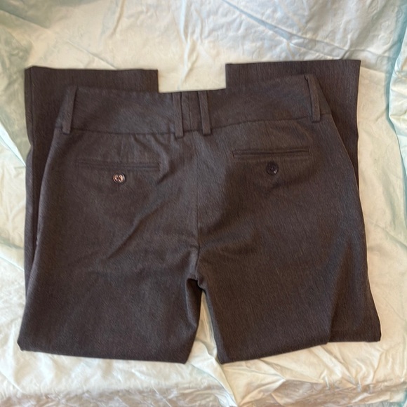 Express Gray Classic Fit Capri Pants - Picture 4 of 4